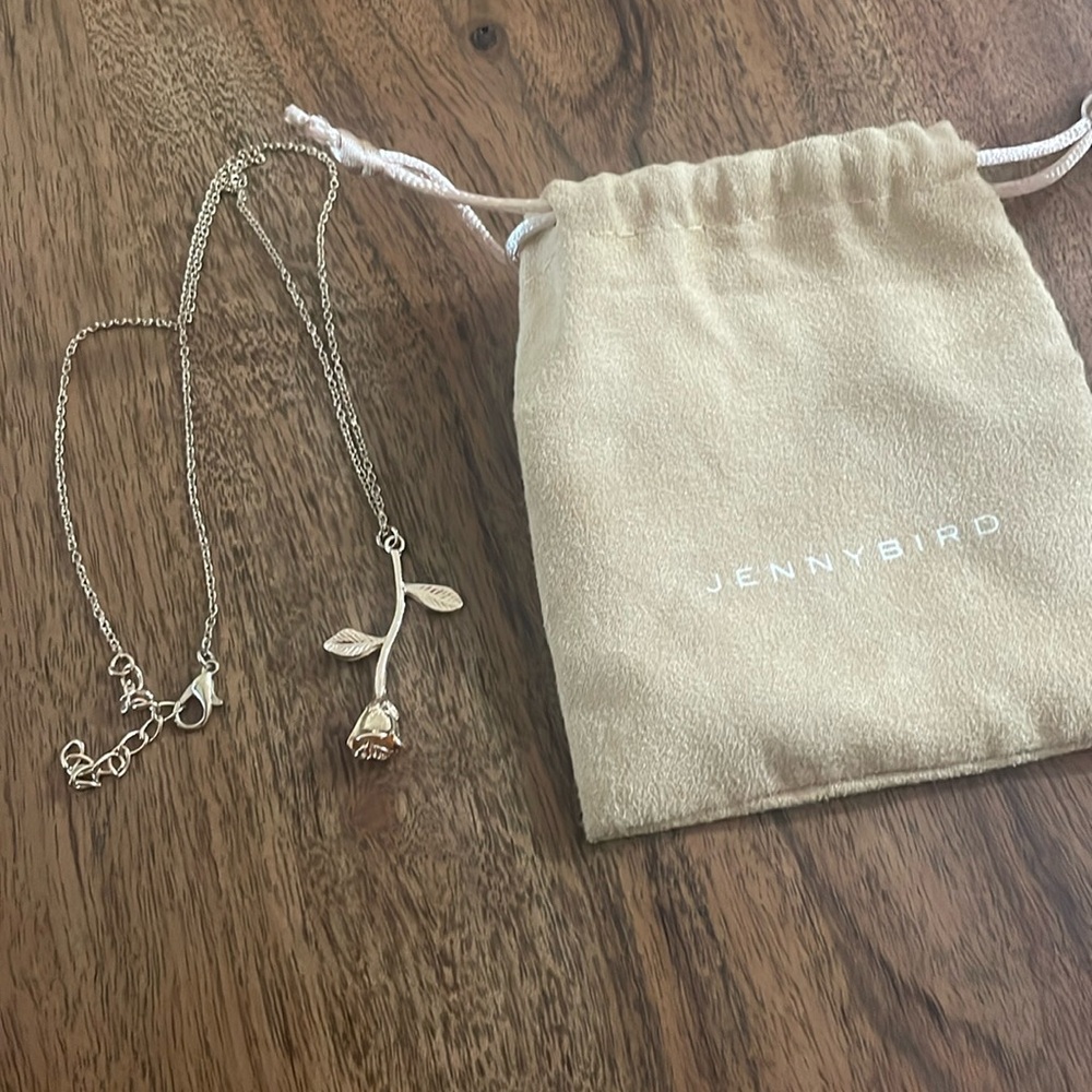 Dangling Rose Nacklace